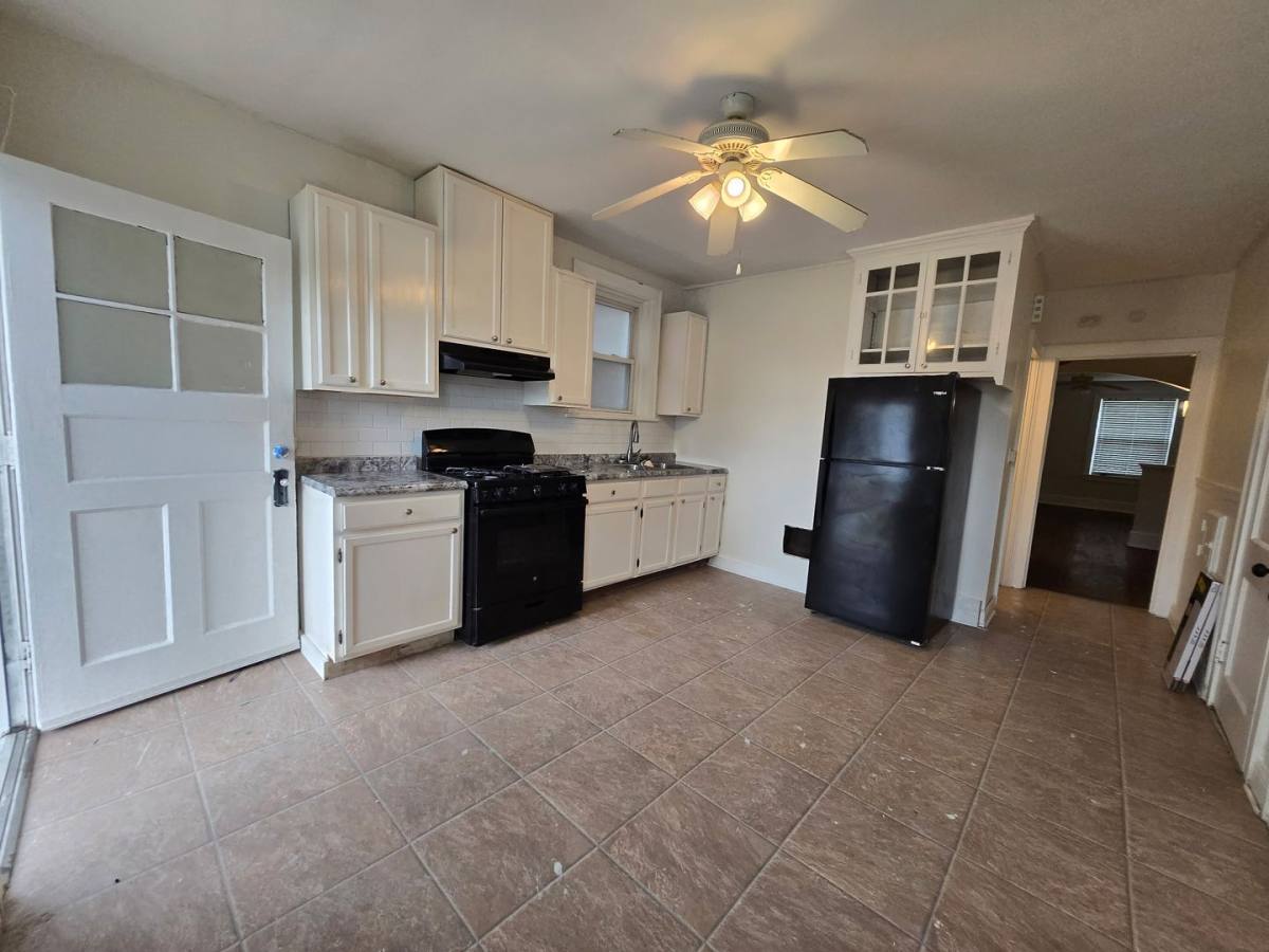 Townhouse for rent at 3927 Tholozan Ave, Saint Louis, MO 63116