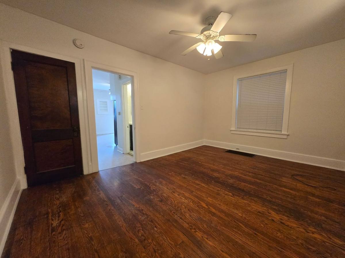 Townhouse for rent at 3927 Tholozan Ave, Saint Louis, MO 63116