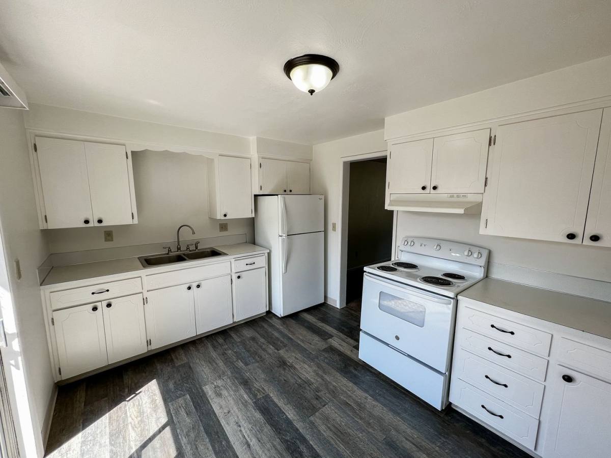 Apartment for rent at 2512 Honeysuckle Way NE, Salem, OR 97301