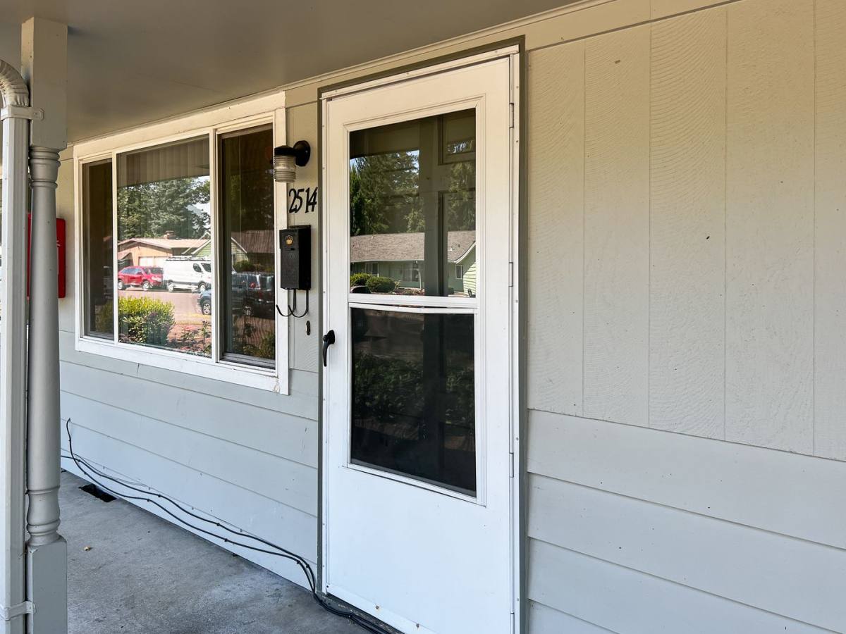 Apartment for rent at 2512 Honeysuckle Way NE, Salem, OR 97301