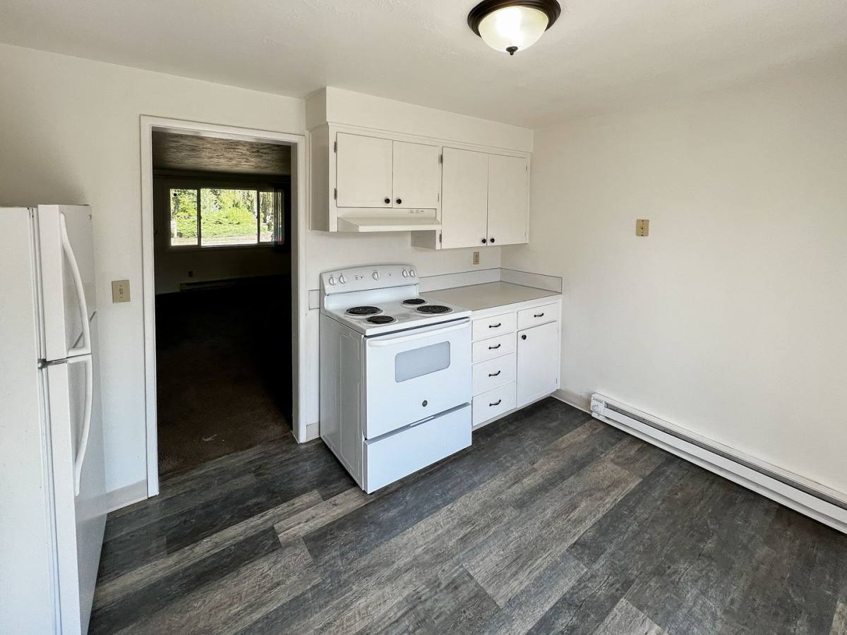 Apartment for rent at 2512 Honeysuckle Way NE, Salem, OR 97301