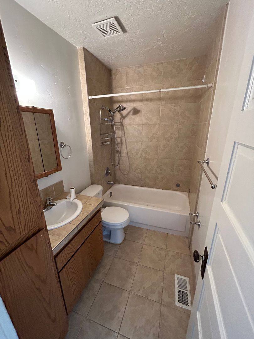 House for rent at 1015 10th Ave S, Nampa, ID 83651