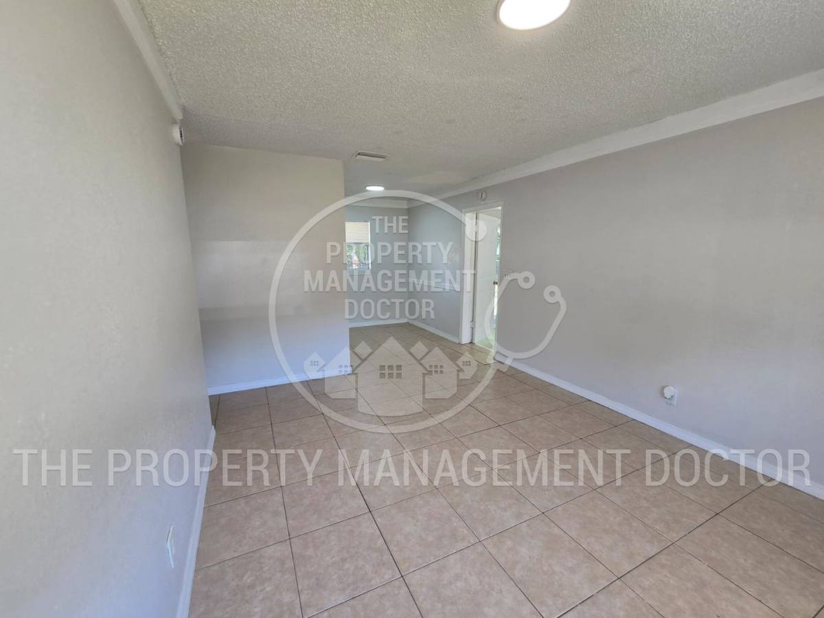 House for rent at 4914 S 84th St, Tampa, FL 33619
