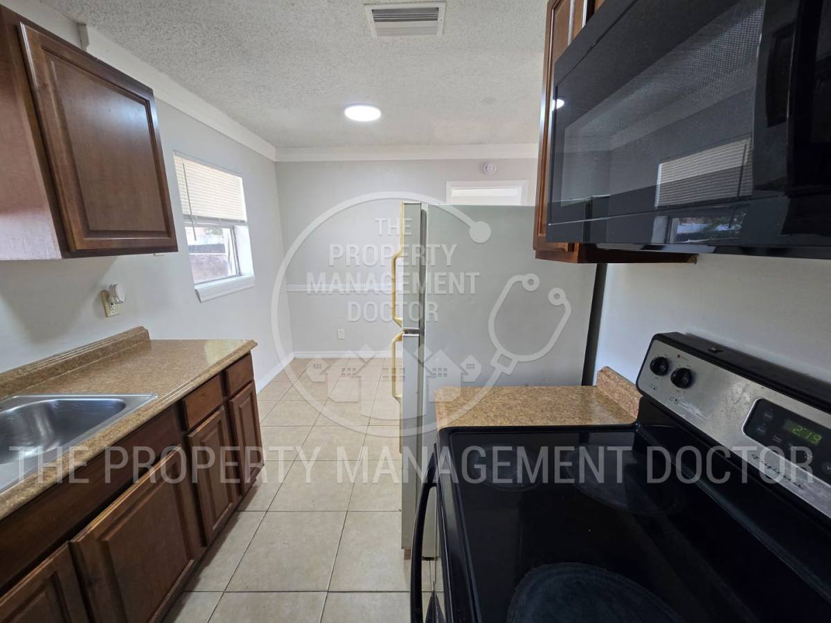 House for rent at 4914 S 84th St, Tampa, FL 33619
