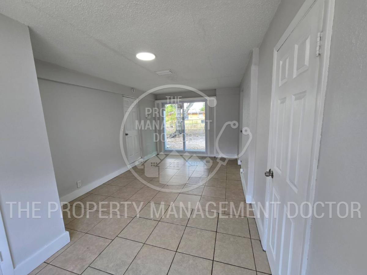 House for rent at 4914 S 84th St, Tampa, FL 33619