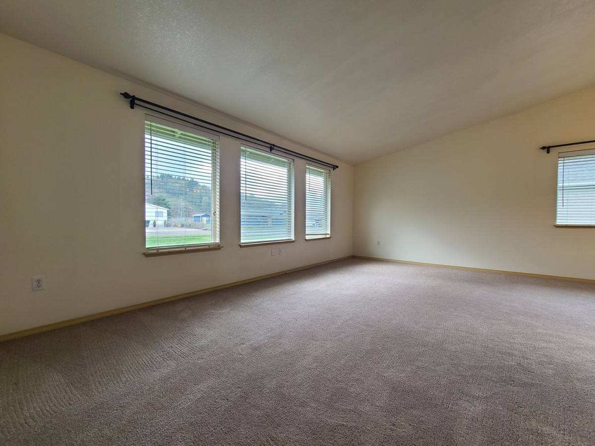 House for rent at 115 Charles St, Longview, WA 98632