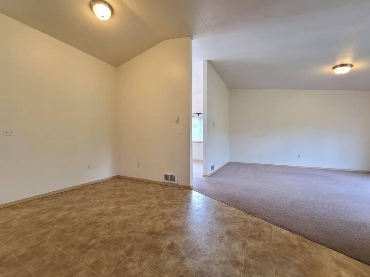 House for rent at 115 Charles St, Longview, WA 98632