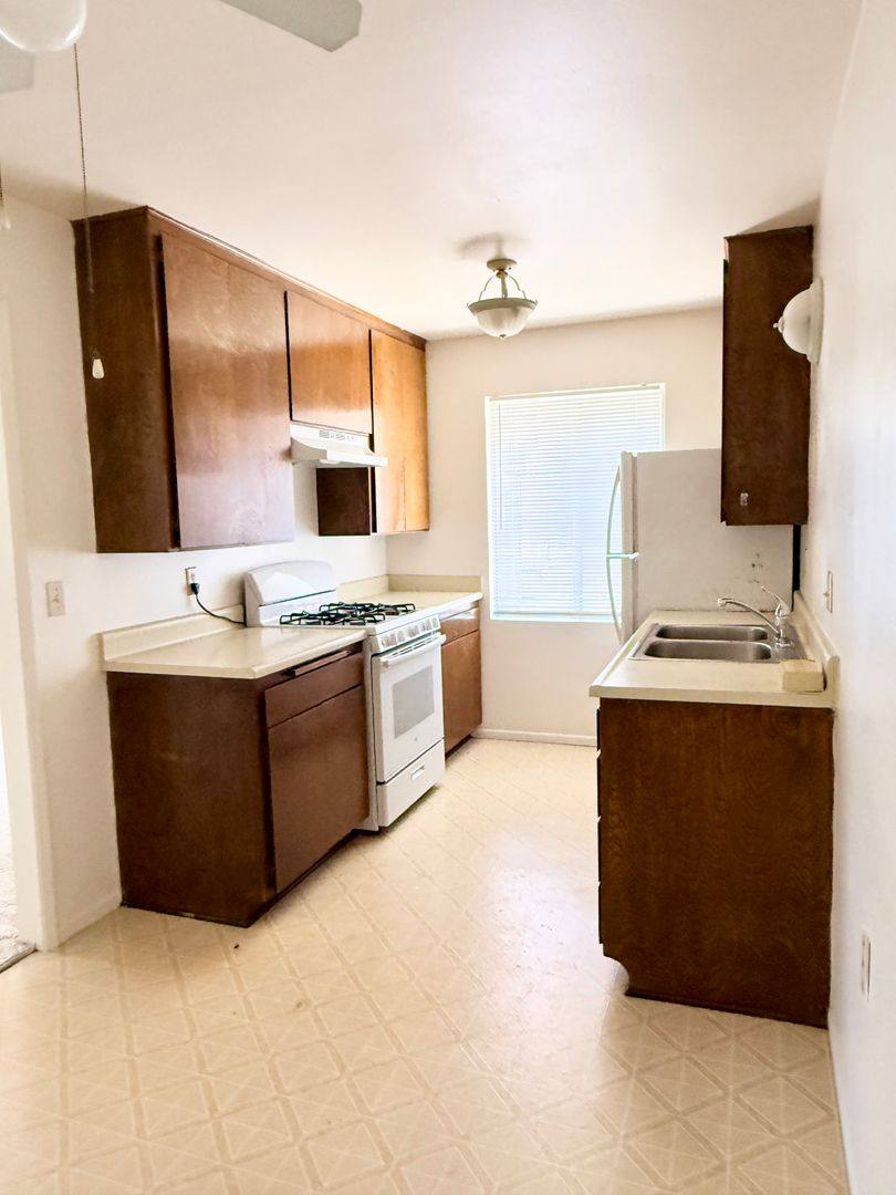 Apartment for rent at 134 N M St, Lompoc, CA 93436