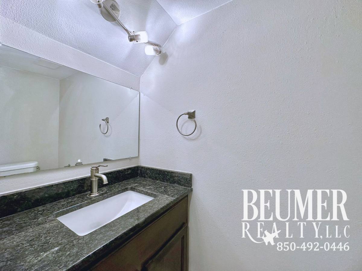Townhouse for rent at 7215 Spanish Trail #6, Pensacola, FL 32504