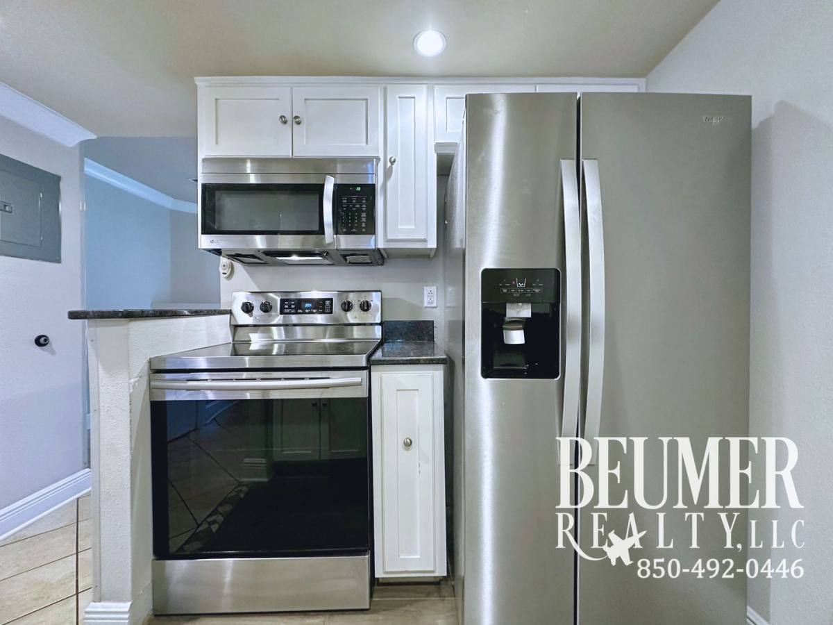 Townhouse for rent at 7215 Spanish Trail #6, Pensacola, FL 32504