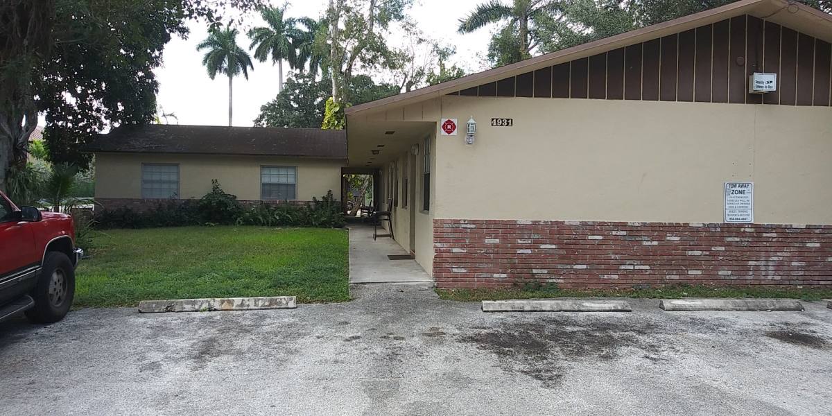 Townhouse for rent at 4931 SW 65 Ave, Fort Lauderdale, FL 33314