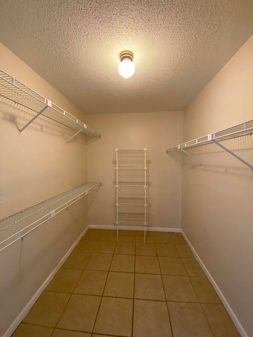 Apartment for rent at 620 SE 28th Place, Ocala, FL 34471