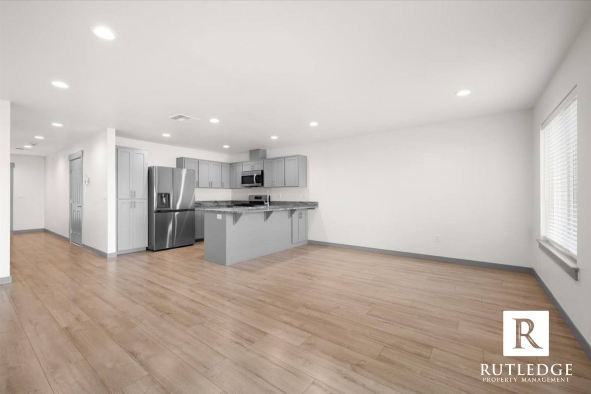 Townhouse for rent at 141 Bailee Way, Eagle Point, OR 97524