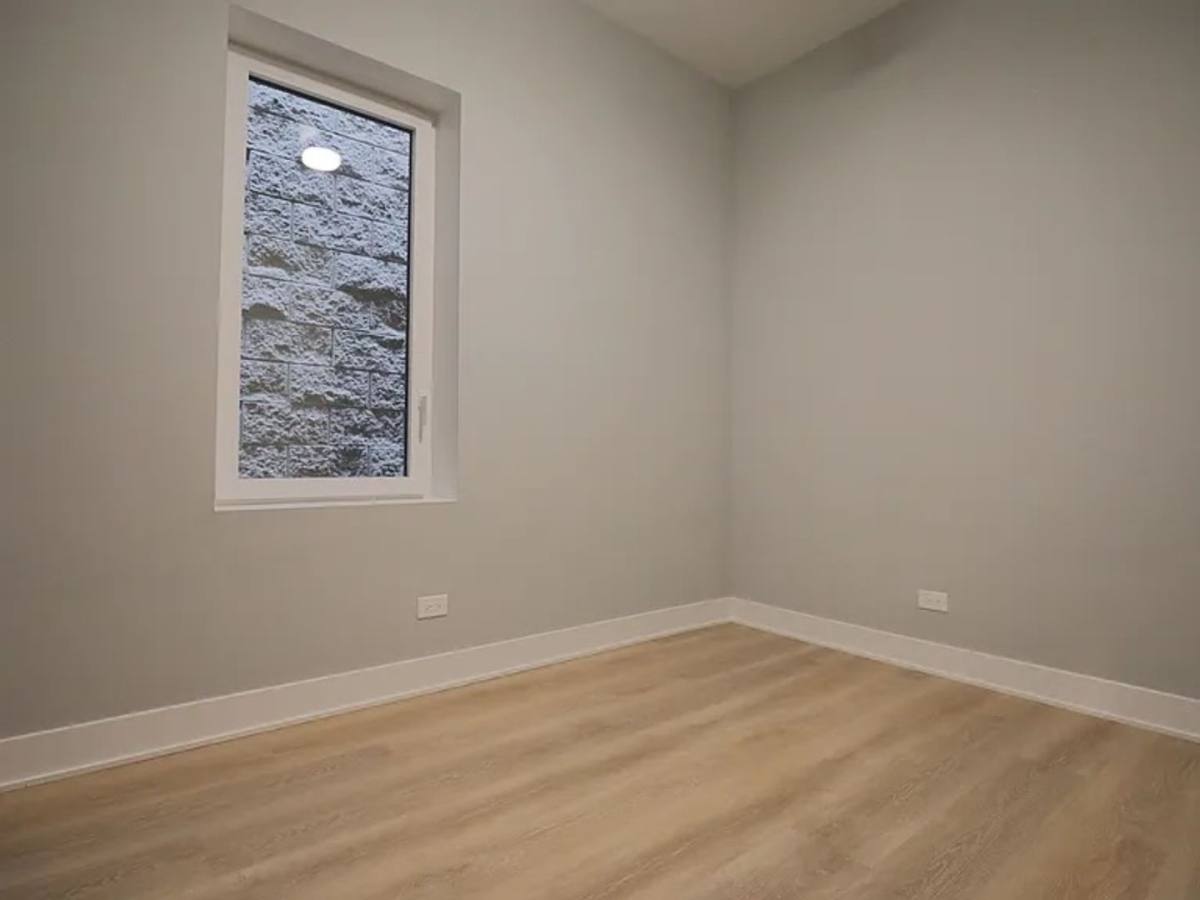 Apartment for rent at 911-913 S Miller St, Chicago, IL 60607