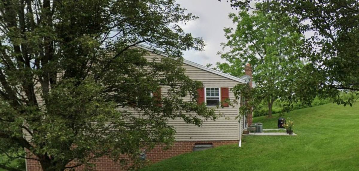 Townhouse for rent at 1955 Cherry Manor Dr, York, PA 17402