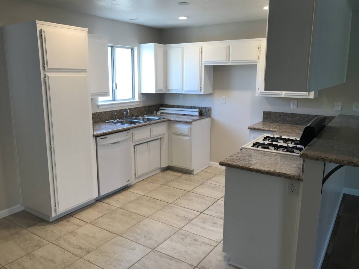 Apartment for rent at 16421 Apple Valley Rd, Apple Valley, CA 92307