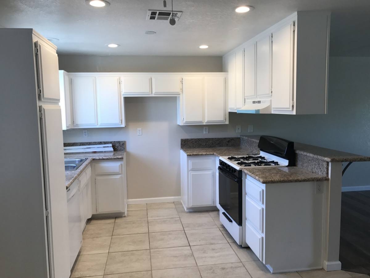 Apartment for rent at 16421 Apple Valley Rd, Apple Valley, CA 92307