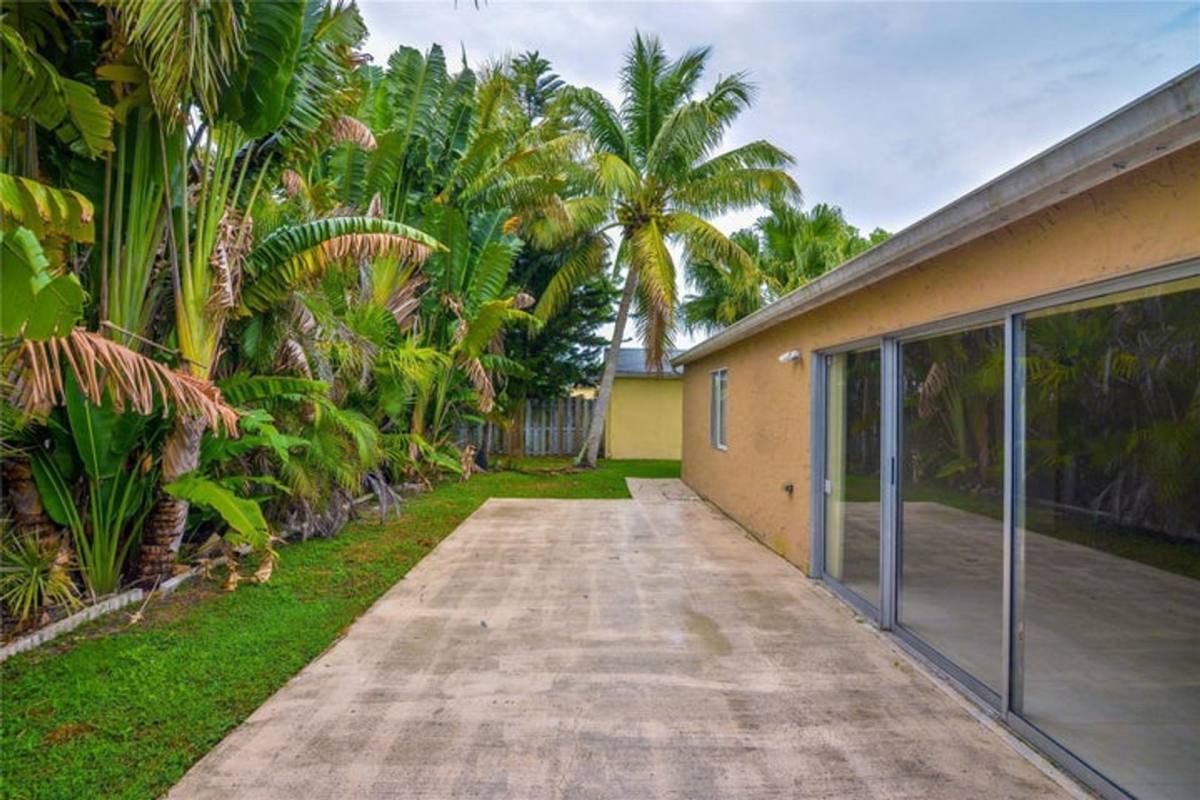 House for rent at 18813 Cloud Lake Circle, Boca Raton, FL 33496