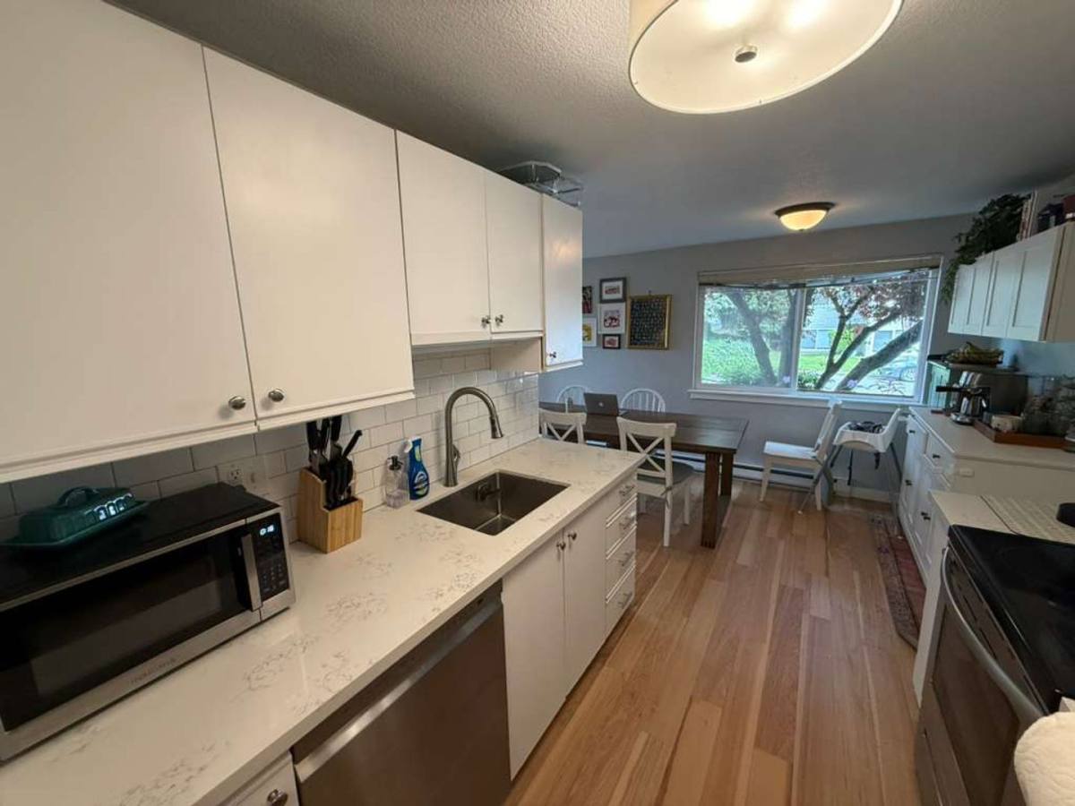 Condo for rent at 715 N 130th St, Seattle, WA 98133