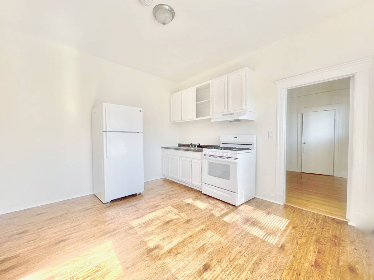 Apartment for rent at 1794 W 24th St, Los Angeles, CA 90018