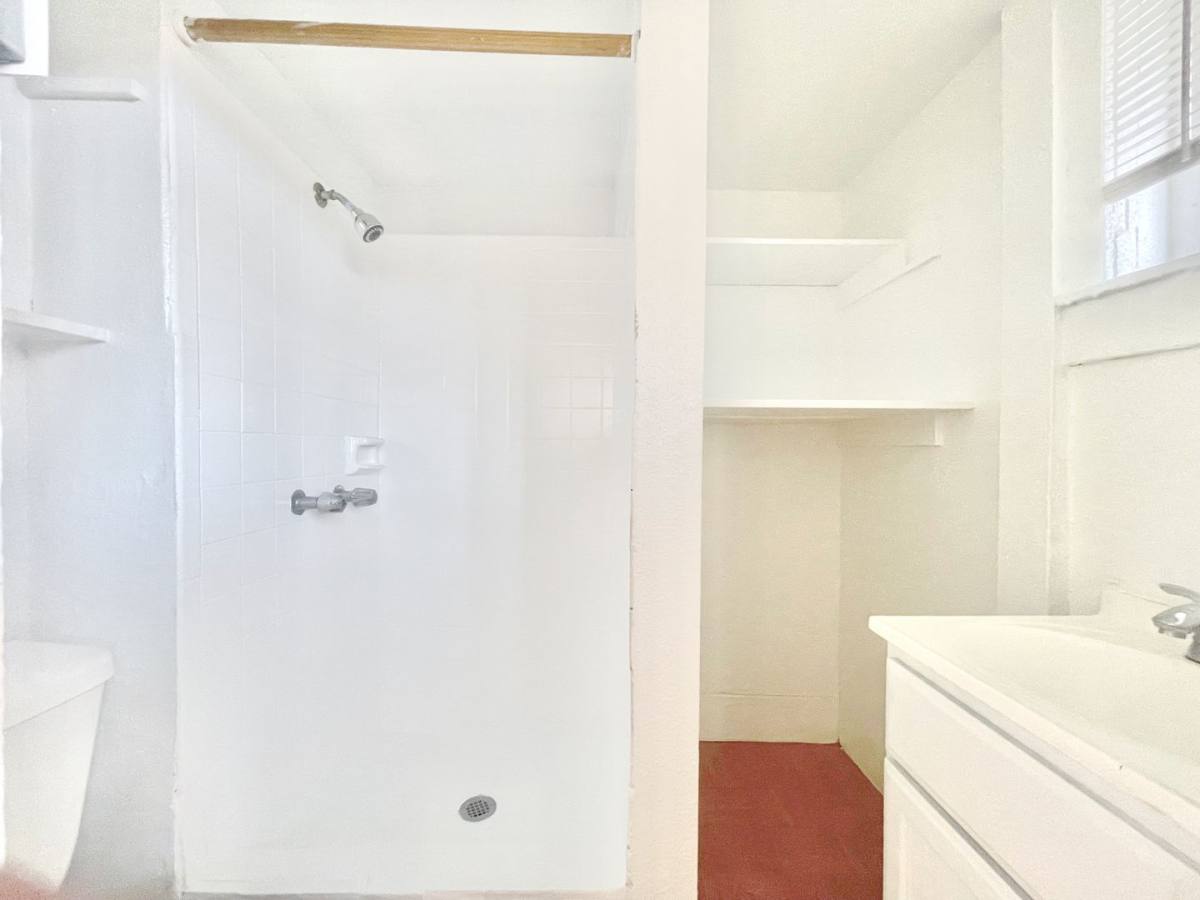 Apartment for rent at 1794 W 24th St, Los Angeles, CA 90018