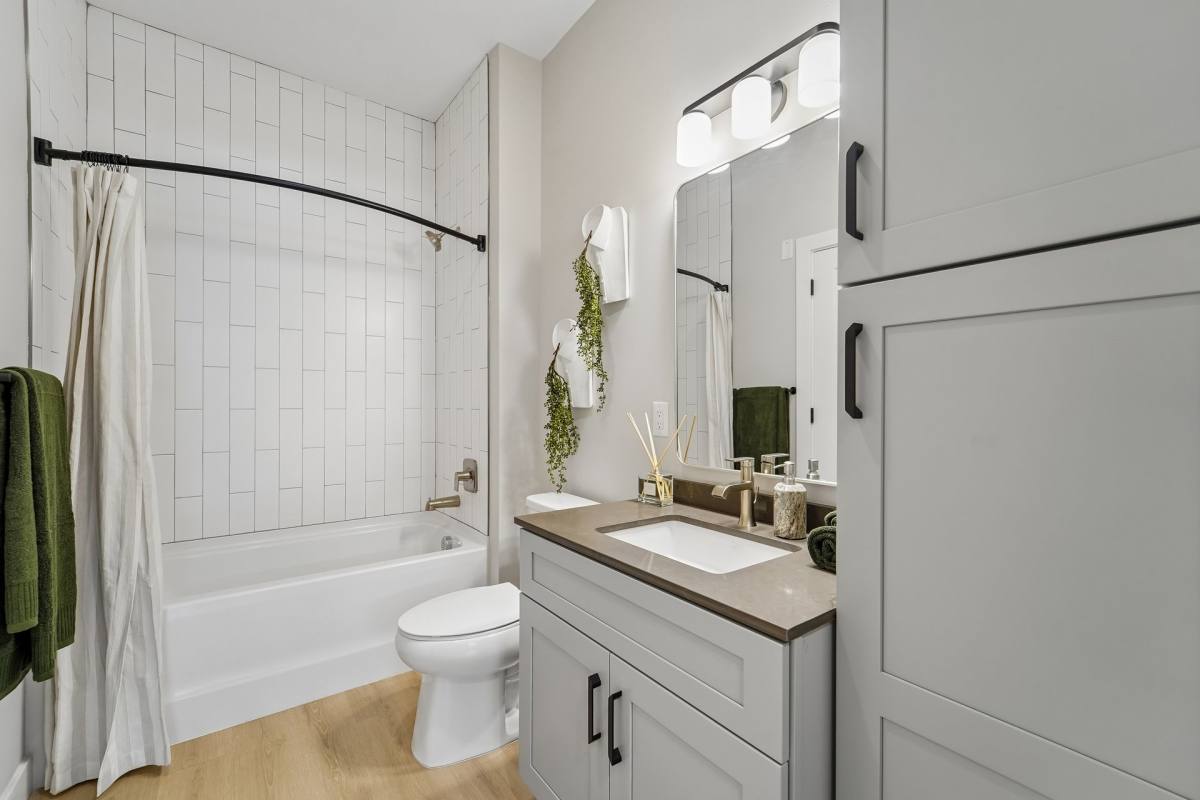 Apartment for rent at 1 W Elizabeth Ave, Linden, NJ 07036