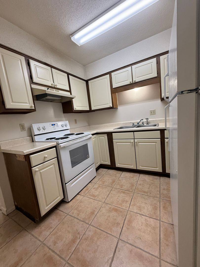 House for rent at 913 Landry St, Fort Walton Beach, FL 32547