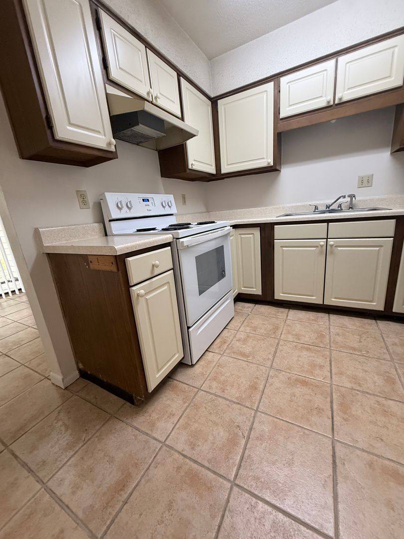 House for rent at 913 Landry St, Fort Walton Beach, FL 32547