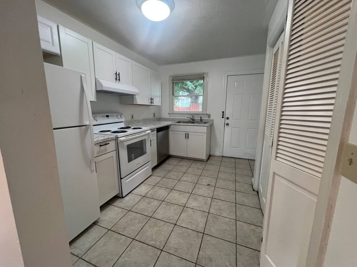 Apartment for rent at 1406 Colony Park Dr, Johnson City, TN 37604
