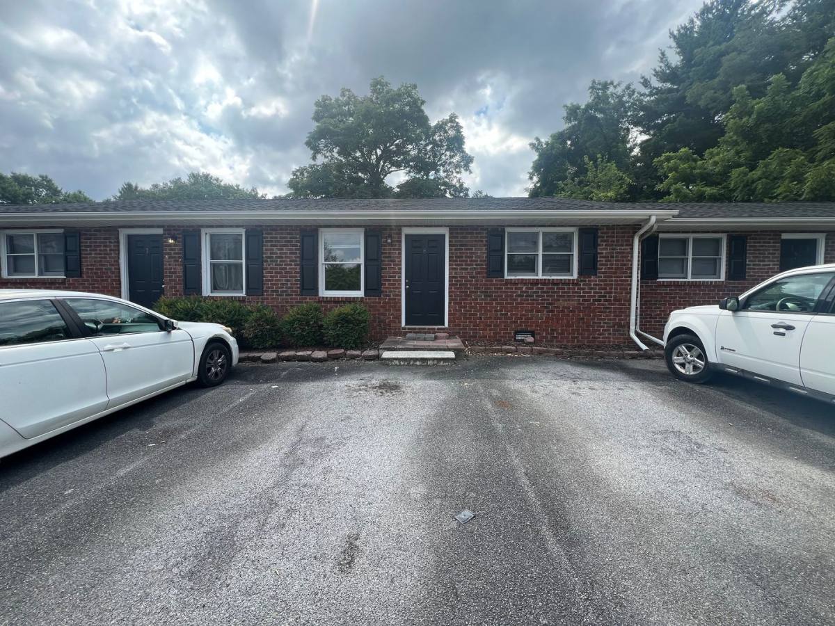 Apartment for rent at 1406 Colony Park Dr, Johnson City, TN 37604