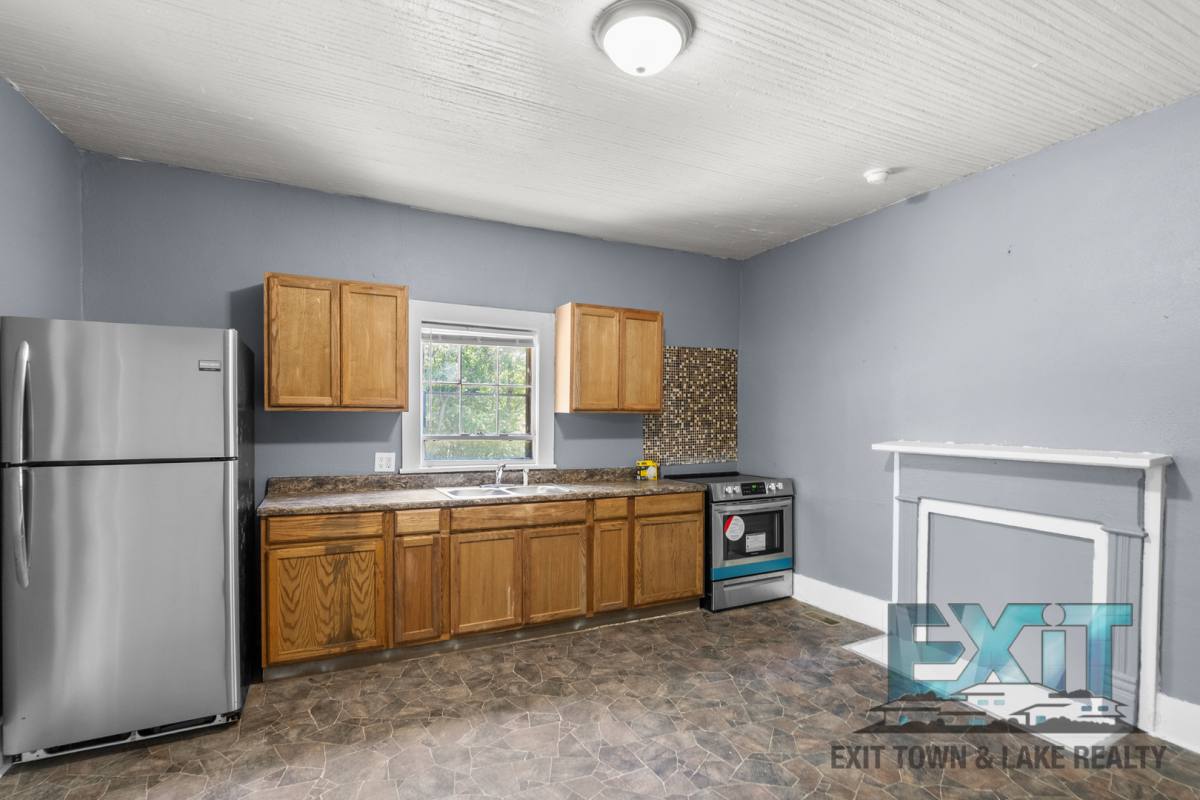House for rent at 1729 Roanoke Ave, Roanoke Rapids, NC 27870
