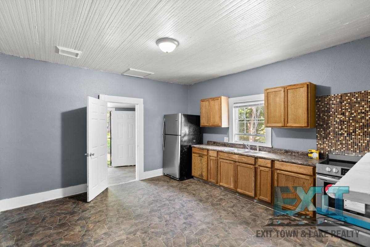 House for rent at 1729 Roanoke Ave, Roanoke Rapids, NC 27870