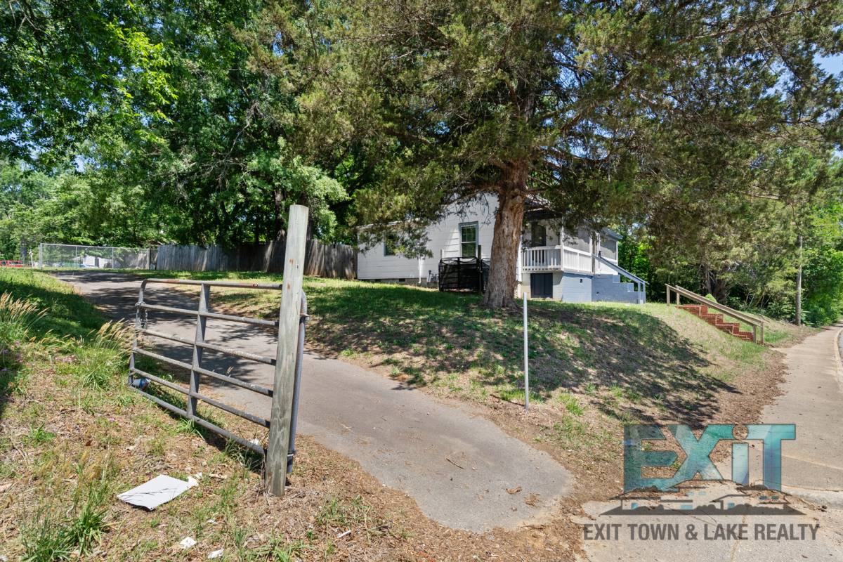 House for rent at 1729 Roanoke Ave, Roanoke Rapids, NC 27870