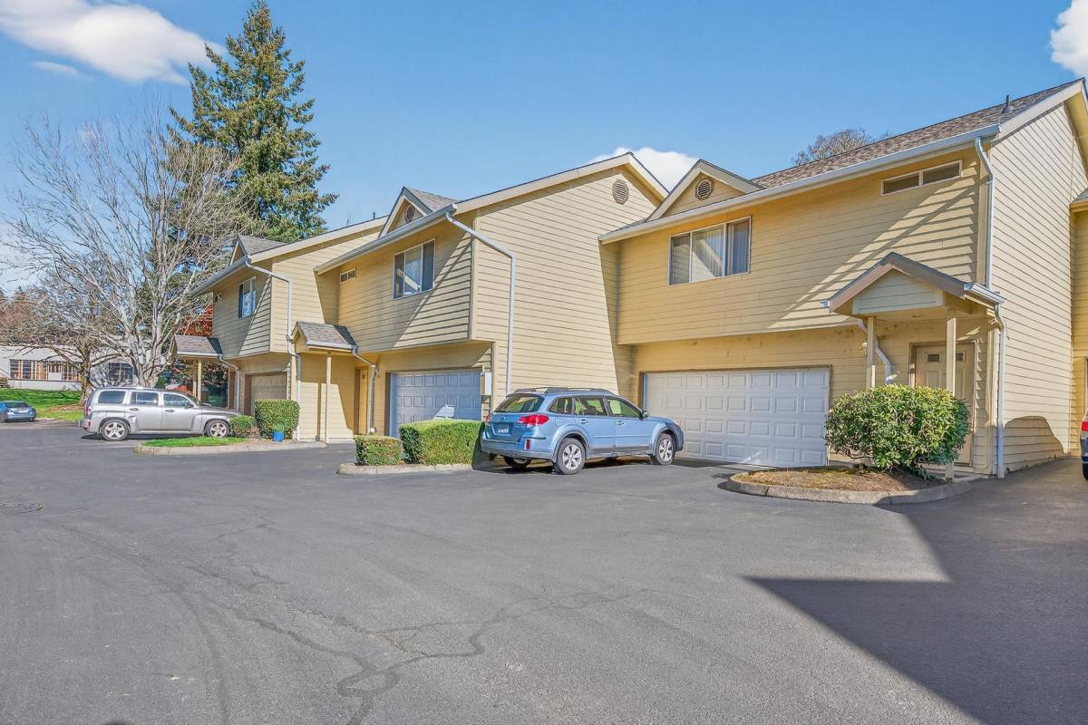 Townhouse for rent at 190-284 College Dr NW, Salem, OR 97301