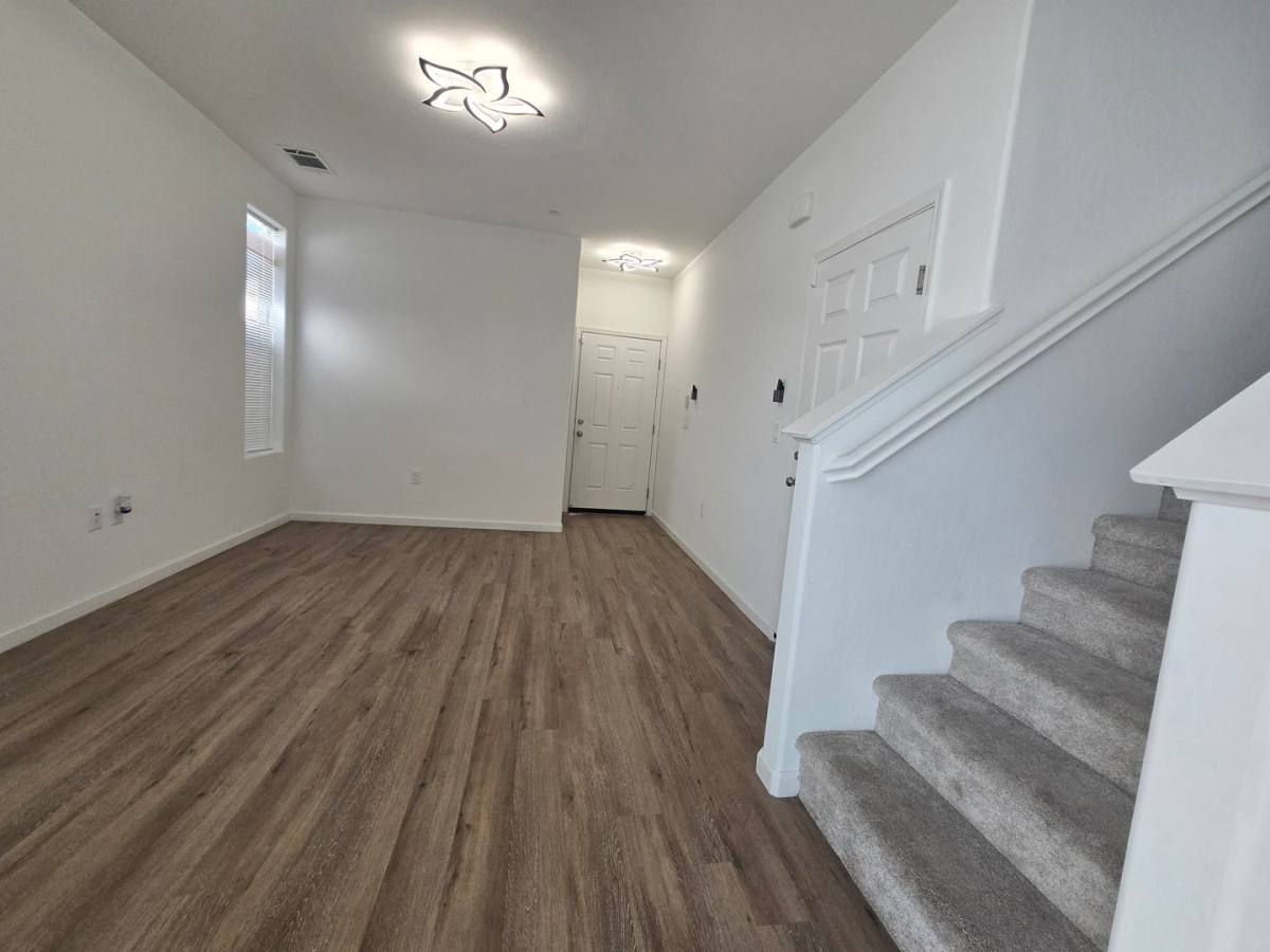 House for rent at 1078 Buena Vista Lane, Hanford, CA 93230