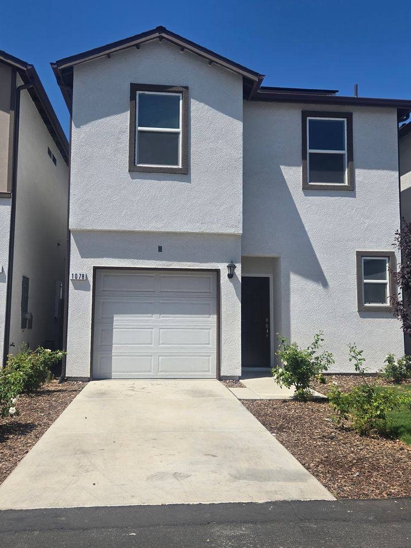 House for rent at 1078 Buena Vista Lane, Hanford, CA 93230