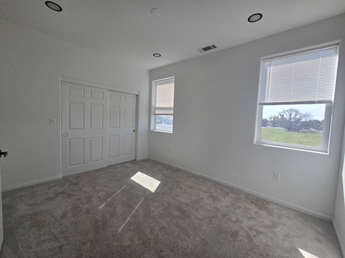 House for rent at 1078 Buena Vista Lane, Hanford, CA 93230