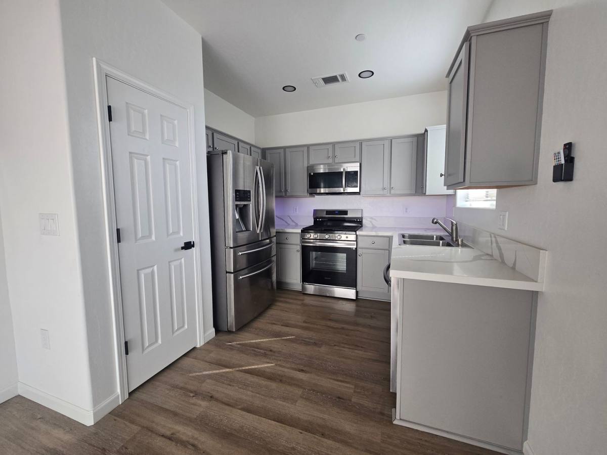 House for rent at 1078 Buena Vista Lane, Hanford, CA 93230