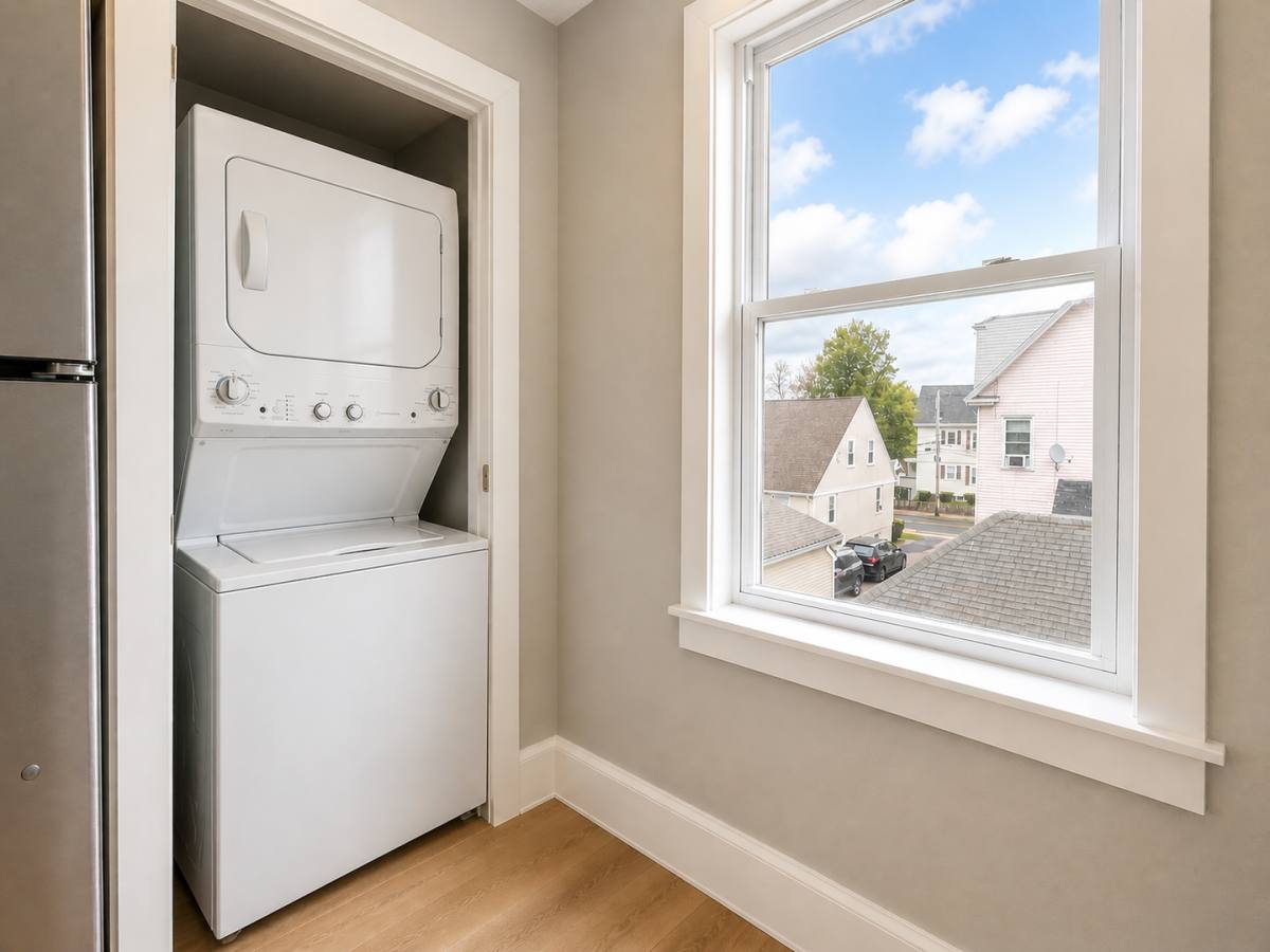 House for rent at 61 Dartmouth St #5, Waltham, MA 02453
