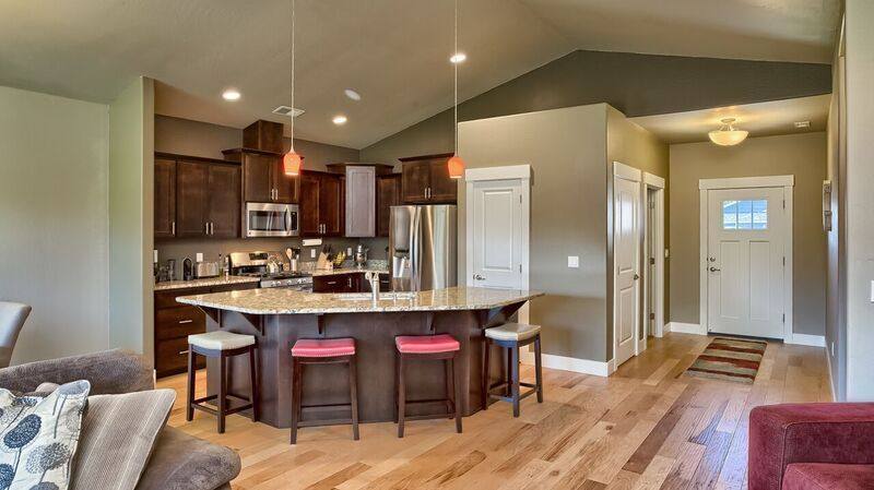 House for rent at 1061 Compton Way, Medford, OR 97501
