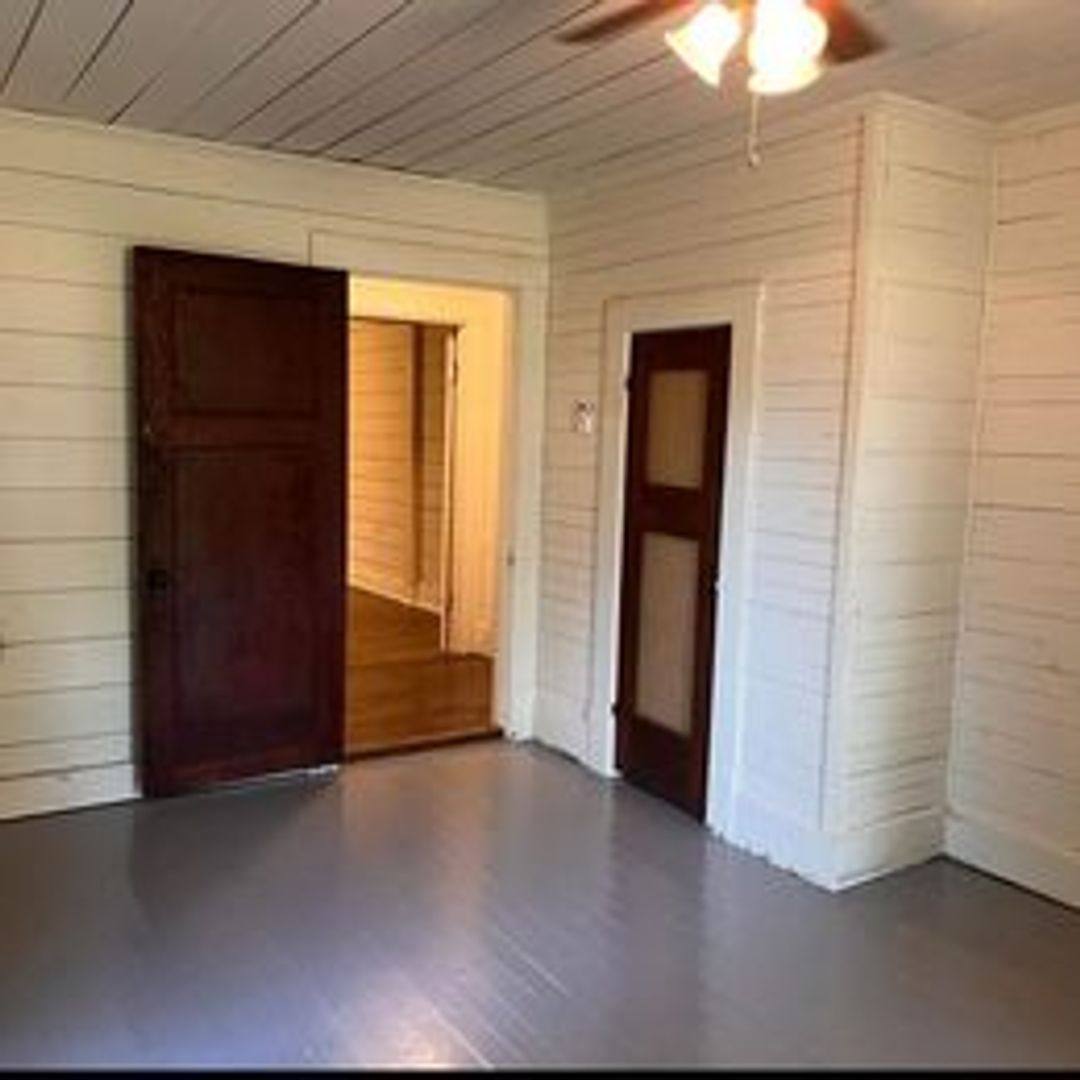 House for rent at 319 Harrison St, Hughes Springs, TX 75656