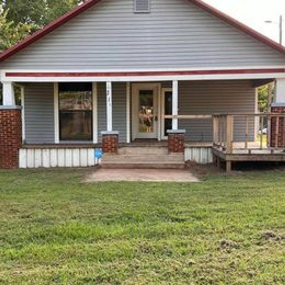 House for rent at 319 Harrison St, Hughes Springs, TX 75656