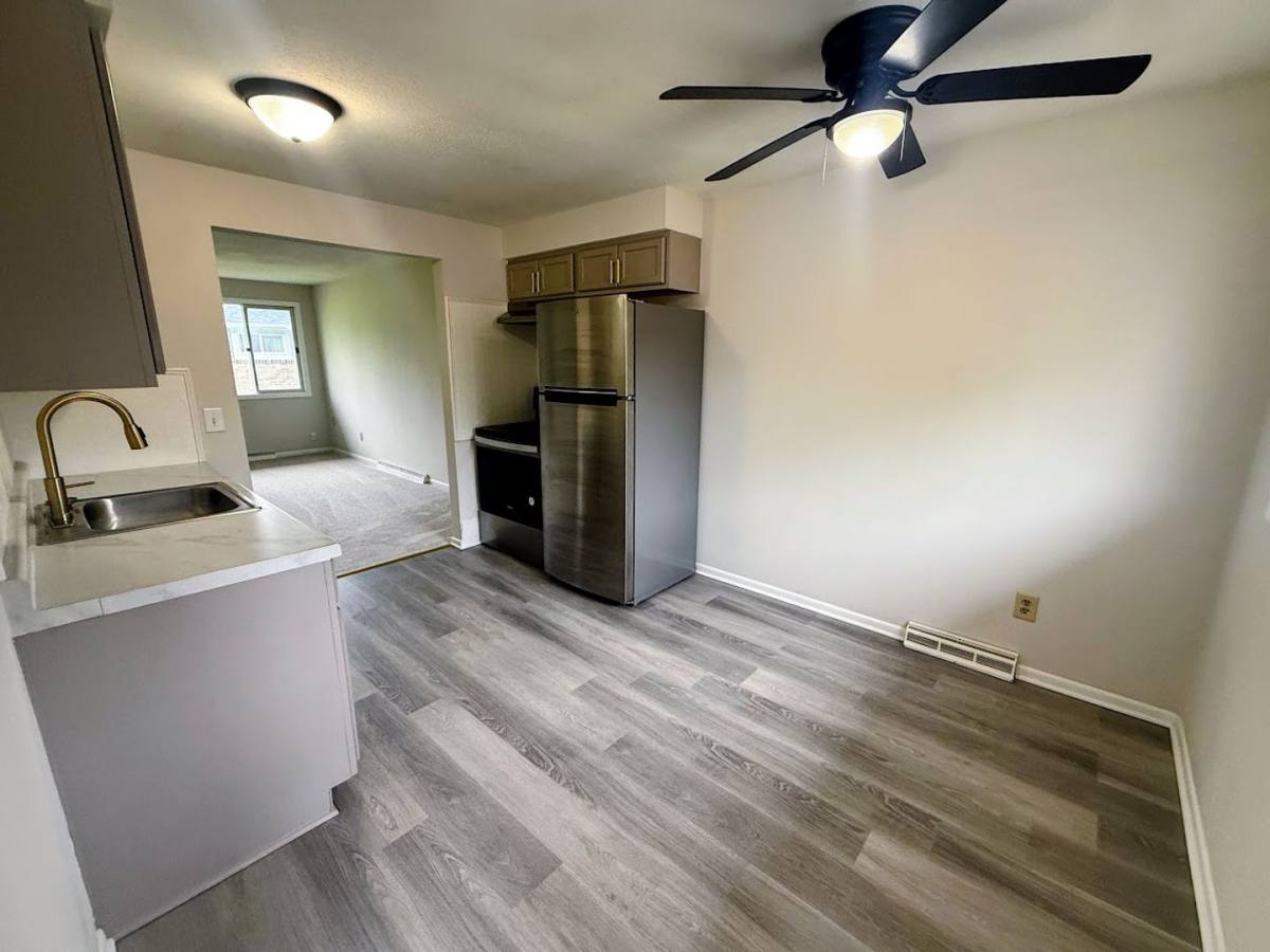 Apartment for rent at 235 Kennedy St, Louisville, OH 44641