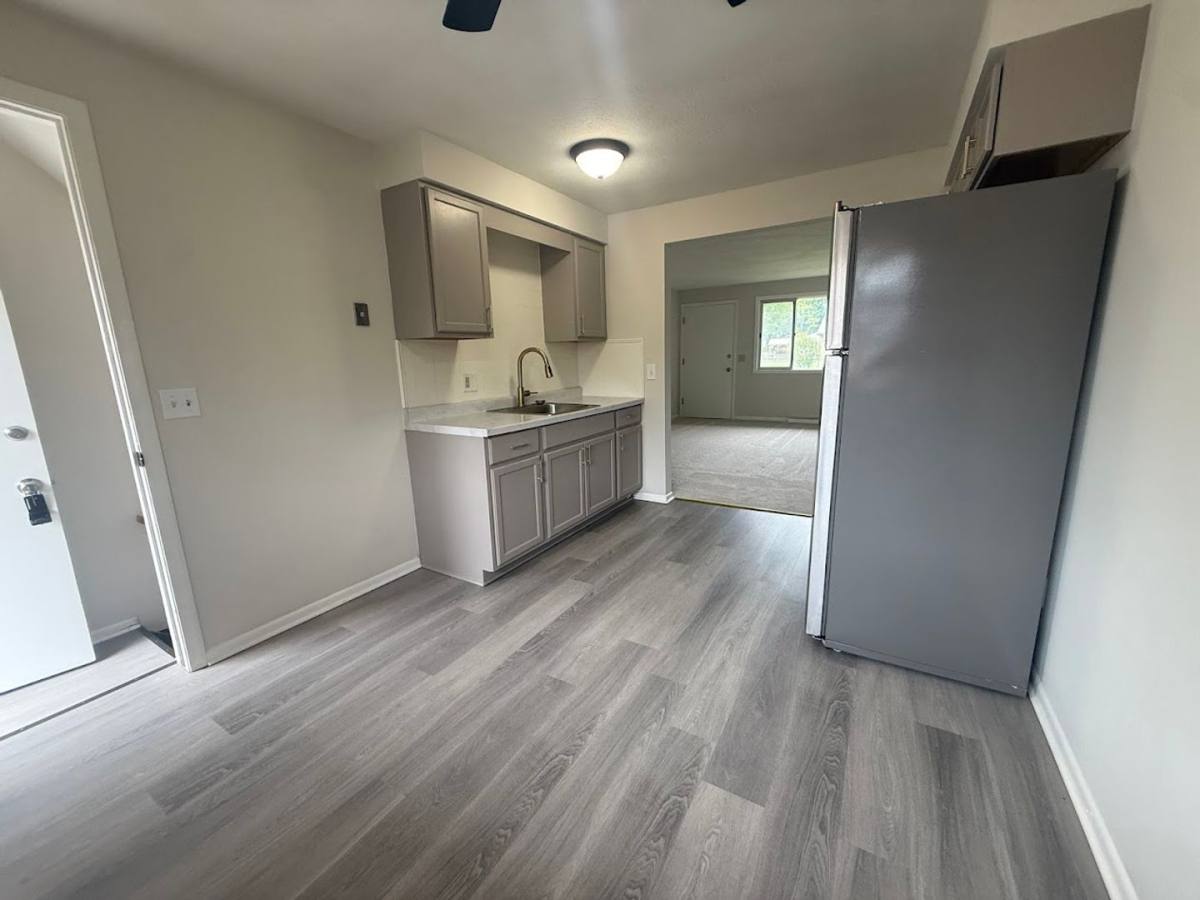 Apartment for rent at 235 Kennedy St, Louisville, OH 44641