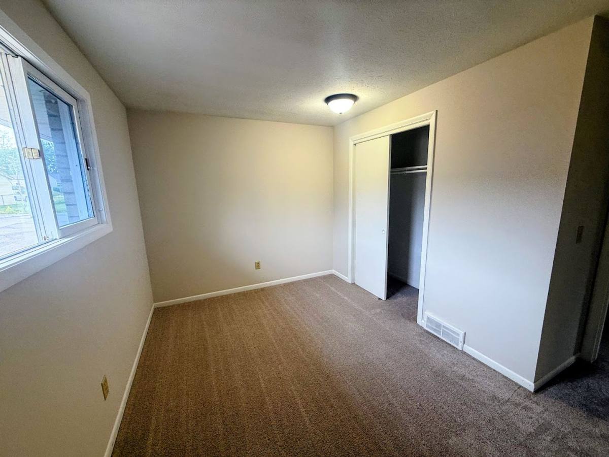 Apartment for rent at 235 Kennedy St, Louisville, OH 44641
