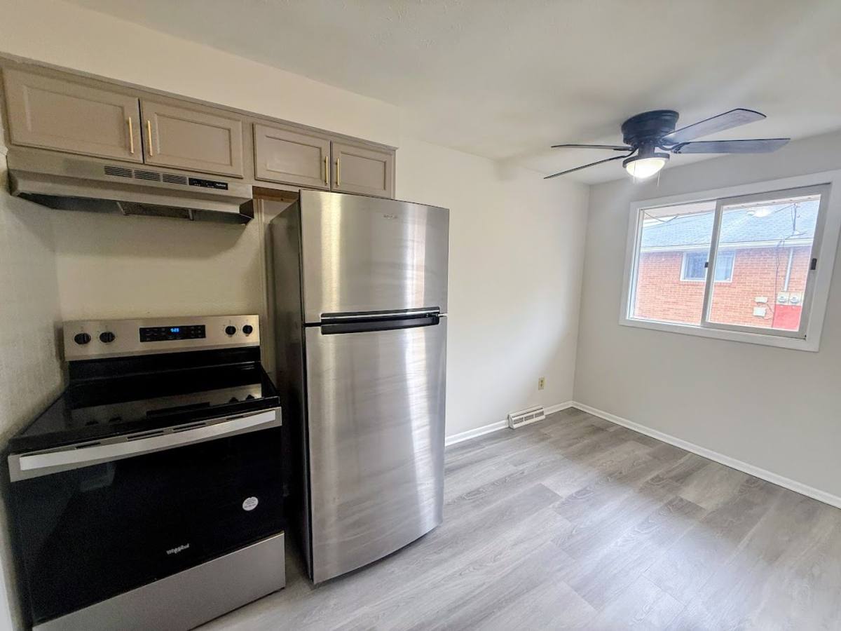 Apartment for rent at 235 Kennedy St, Louisville, OH 44641