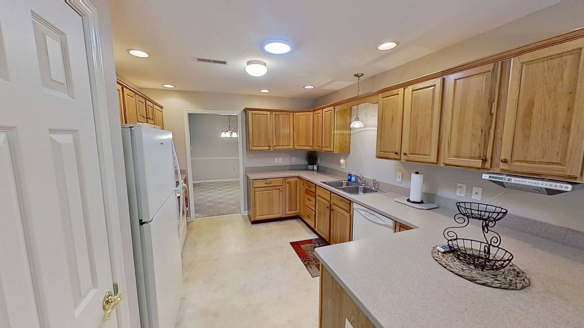 1377 Village Dr, Spring Grove, PA 17362 - Townhouse for Rent - Image 3