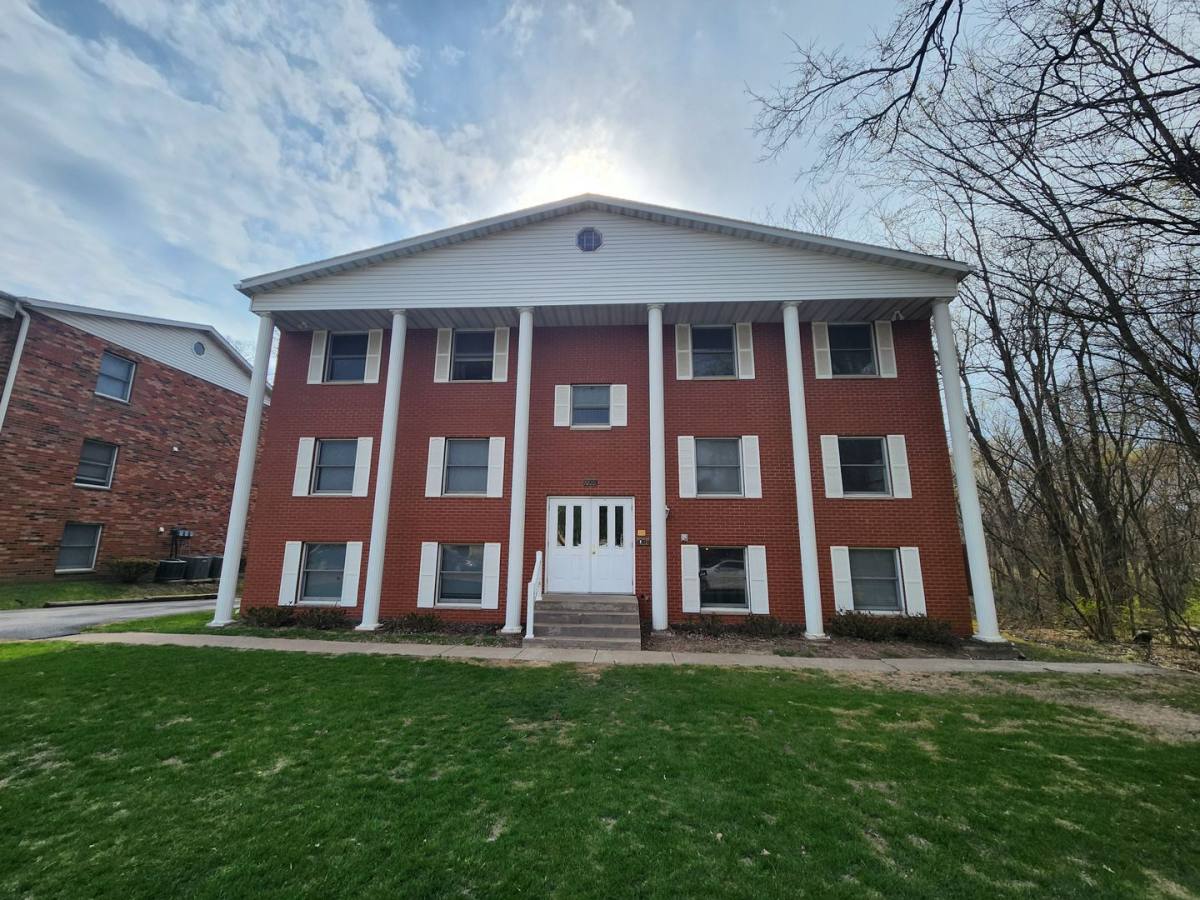 Apartment for rent at 9000 13th St W, Rock Island, IL 61201