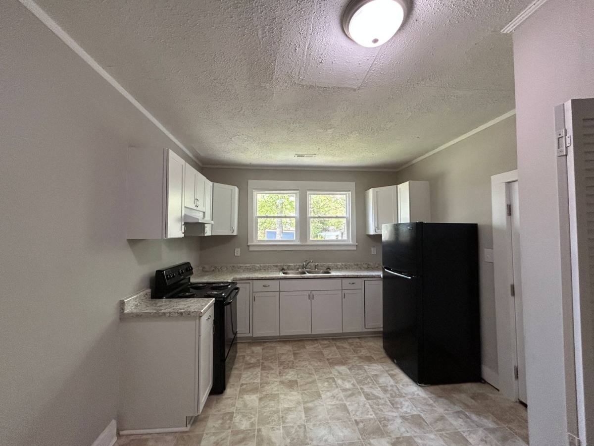 Apartment for rent at 1002 S 10th St, Gadsden, AL 35901