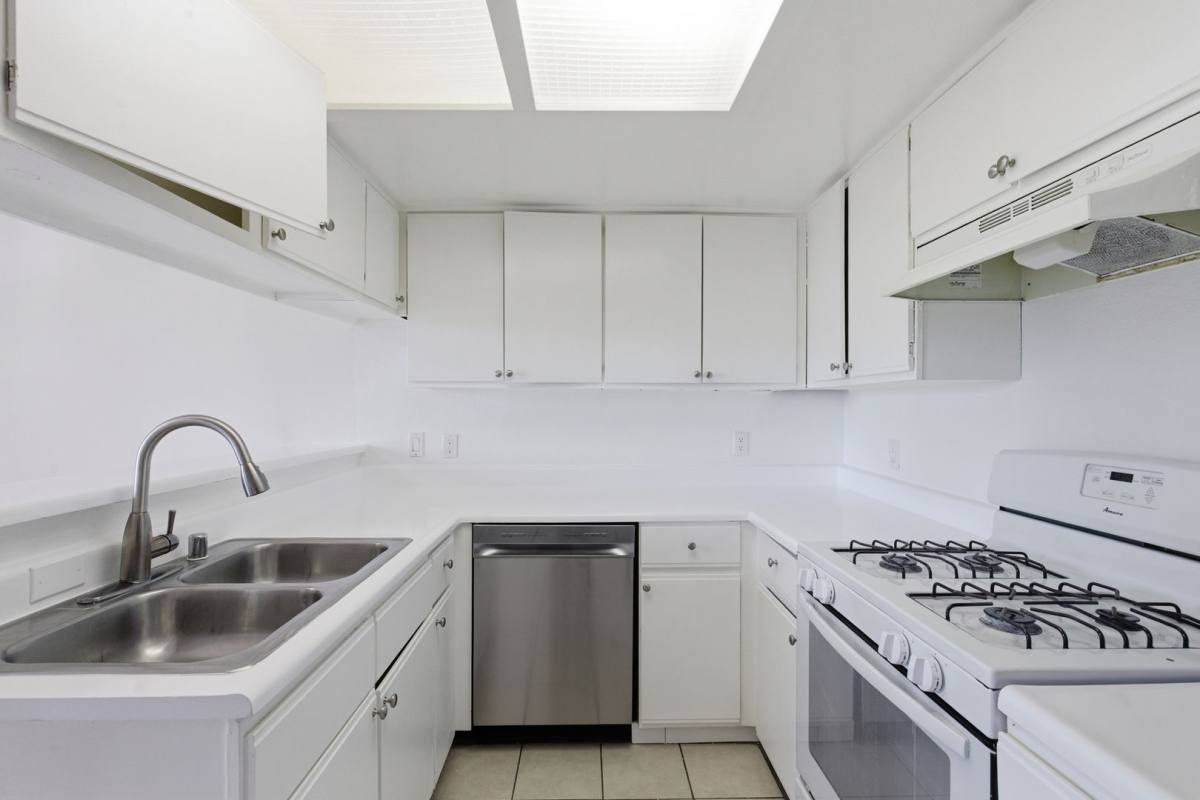 Apartment for rent at 15603 Parthenia St, North Hills, CA 91343